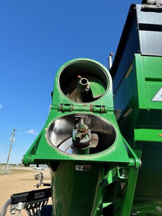 2021 Brent 1596 Grain Cart