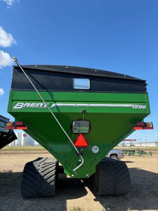 2021 Brent 1596 Grain Cart