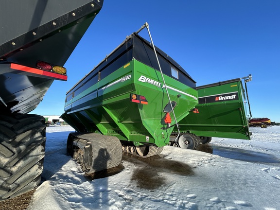 2021 Brent 1596 Grain Cart