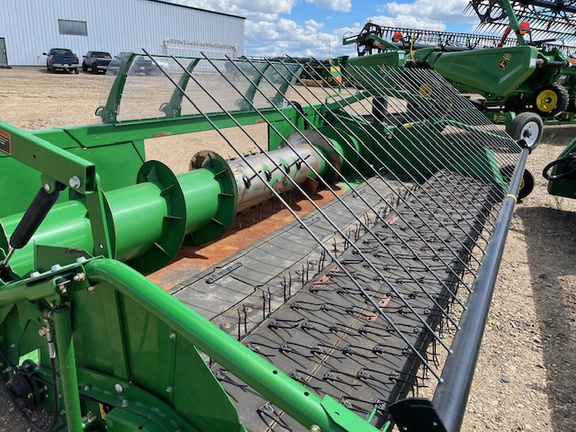 2015 John Deere 615P Header Combine