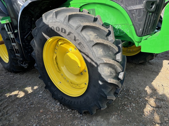 2023 John Deere 7R 250 Tractor