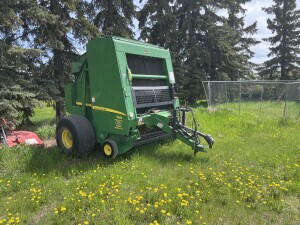 2016 John Deere 569 Baler/Round