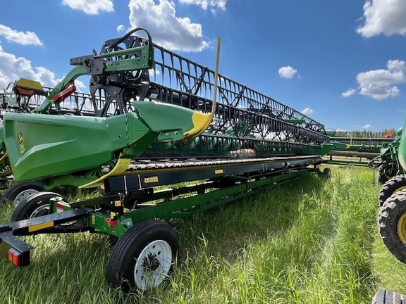 2023 John Deere HD35R Header Combine