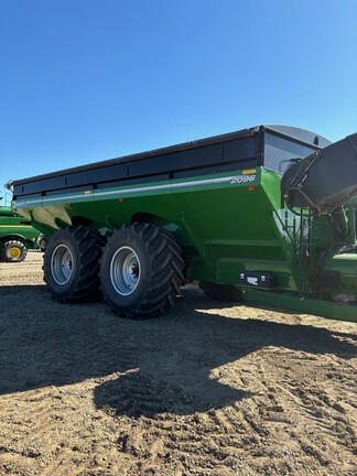 2020 Brent 2096 Grain Cart