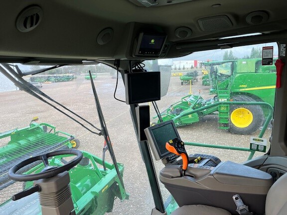 2022 John Deere X9 1000 Combine