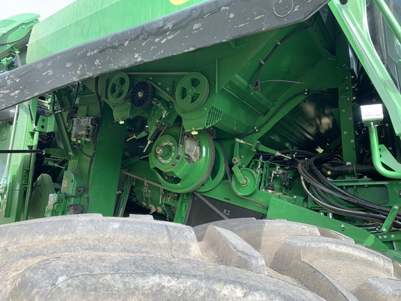 2022 John Deere X9 1000 Combine