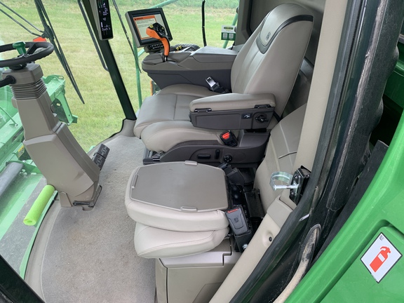 2022 John Deere X9 1000 Combine