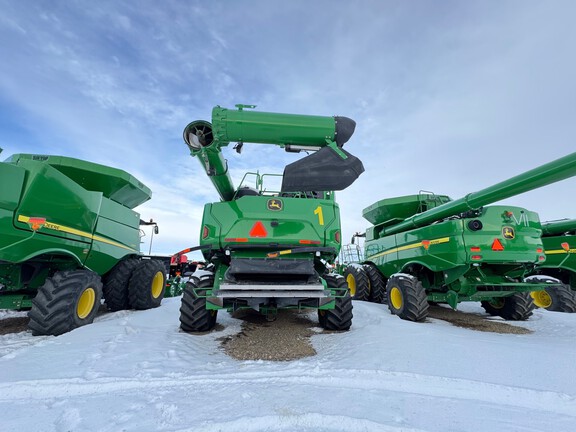 2022 John Deere X9 1000 Combine