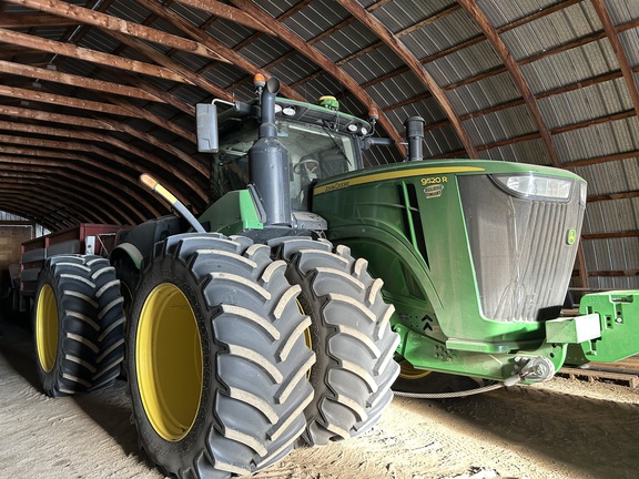 2021 John Deere 9520R Tractor 4WD