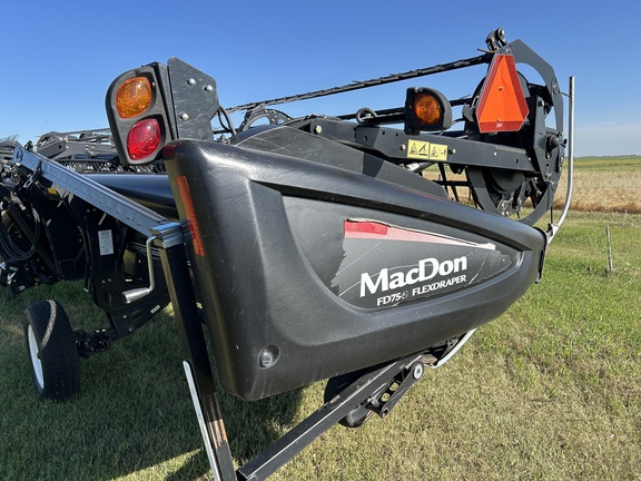 2014 MacDon FD75 Header Combine