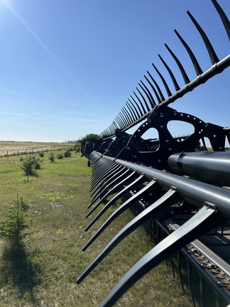 2014 MacDon FD75 Header Combine