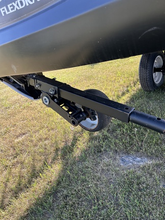 2018 MacDon FD75 Header Combine