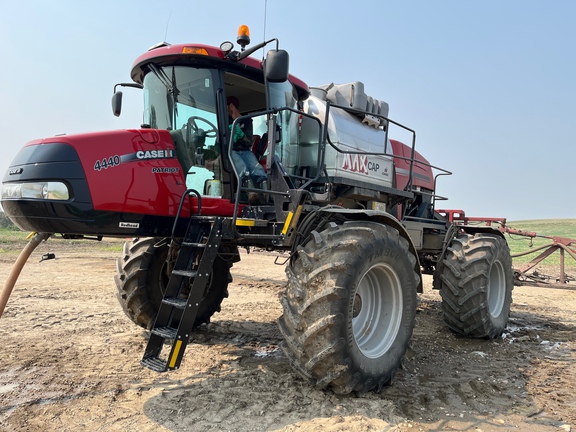 2018 Case IH 4440 Sprayer/High Clearance