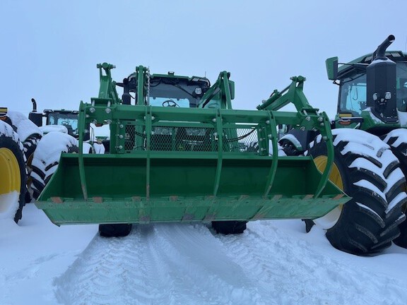 2023 John Deere 7R 210 Tractor