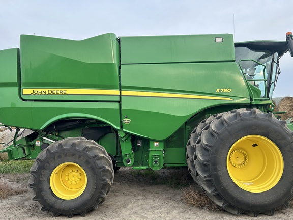 2020 John Deere S780 Combine