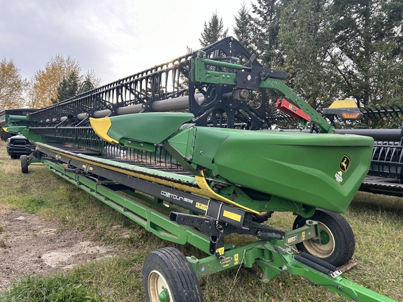 2021 John Deere HD40R Header Combine