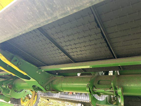 2021 John Deere HD40R Header Combine