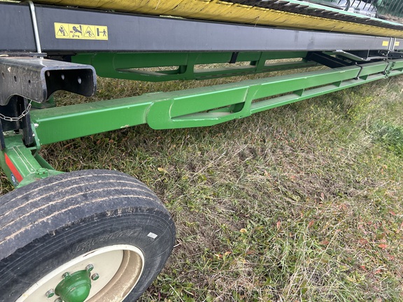 2021 John Deere HD40R Header Combine