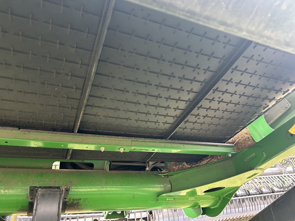 2021 John Deere HD40R Header Combine