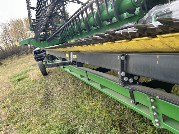 2021 John Deere HD40R Header Combine