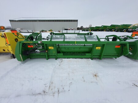 2017 John Deere 615P Header Combine