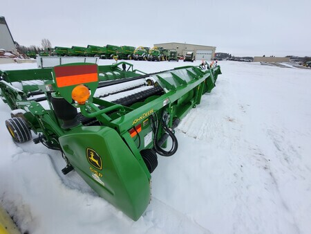 2017 John Deere 615P Header Combine