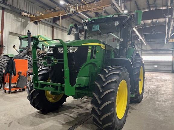 2022 John Deere 7R 230 Tractor