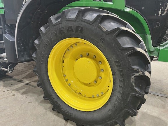 2022 John Deere 7R 230 Tractor