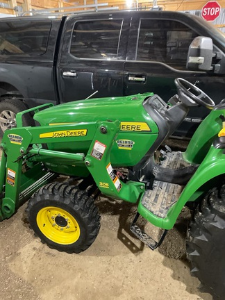 2012 John Deere 3032E Tractor Compact