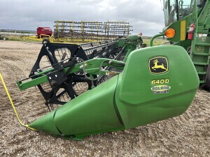 2014 John Deere 640D Header Combine