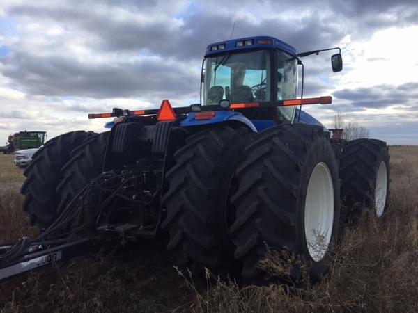 2009 New Holland T9040 Tractor 4WD