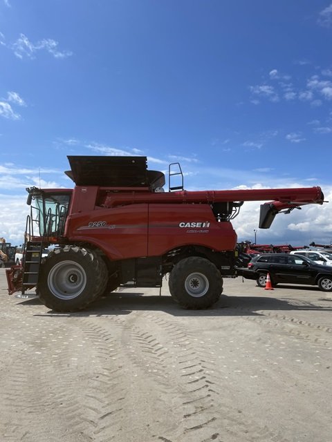 2023 Case 9250 Combine