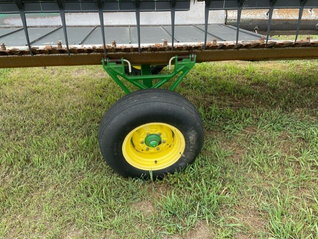 2007 John Deere 930D Header Combine