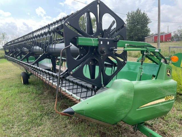 2007 John Deere 930D Header Combine