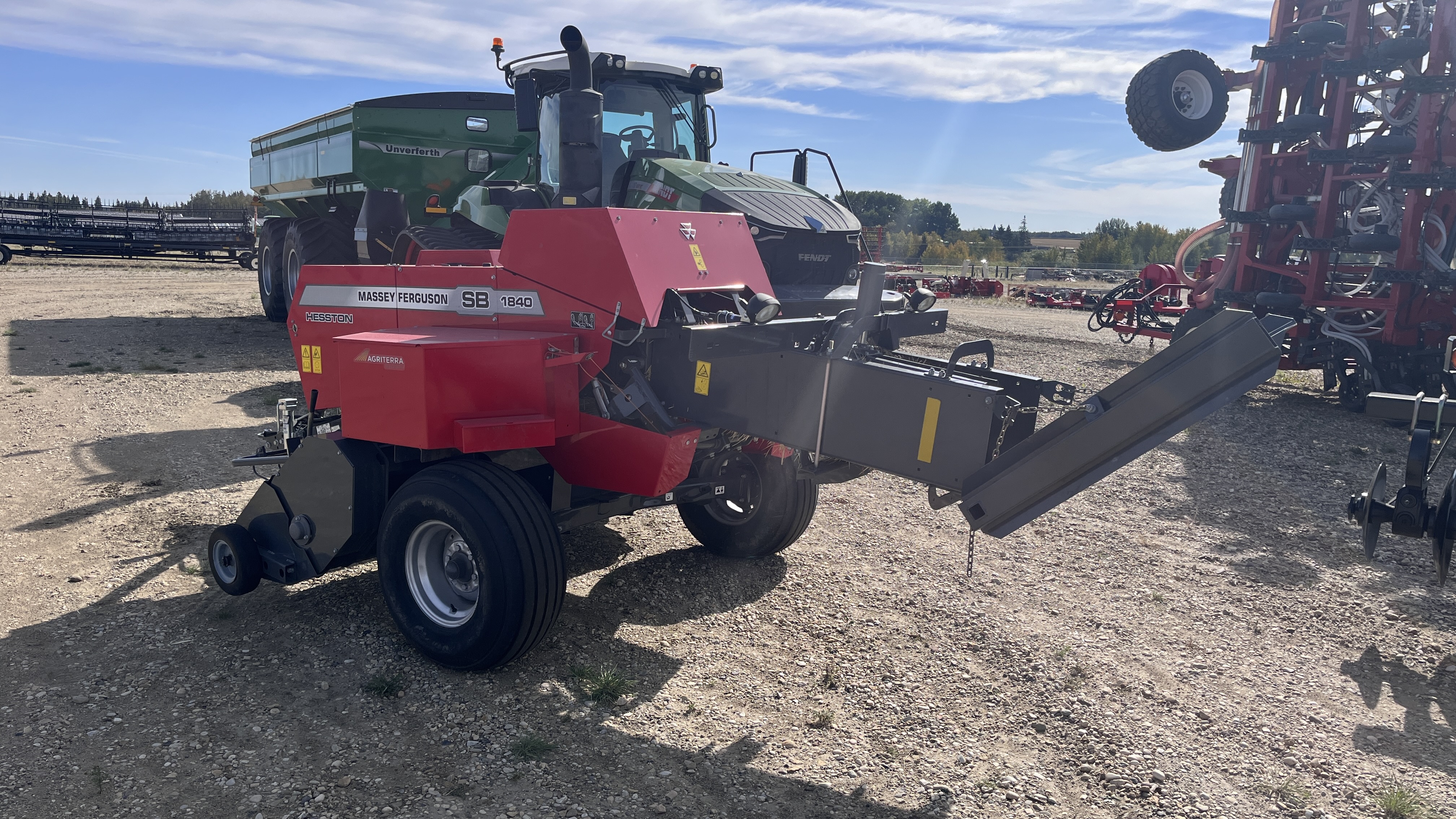 2023 Massey Ferguson 1840 Baler/Round