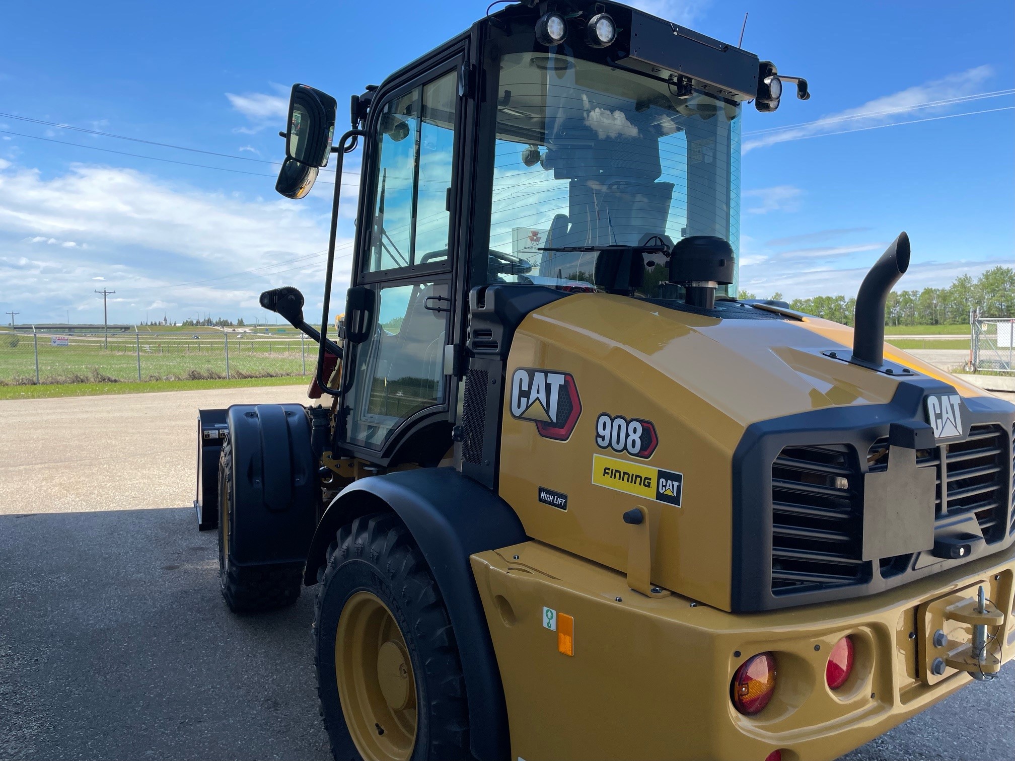 2023 Caterpillar 908 Compact Utility Loader