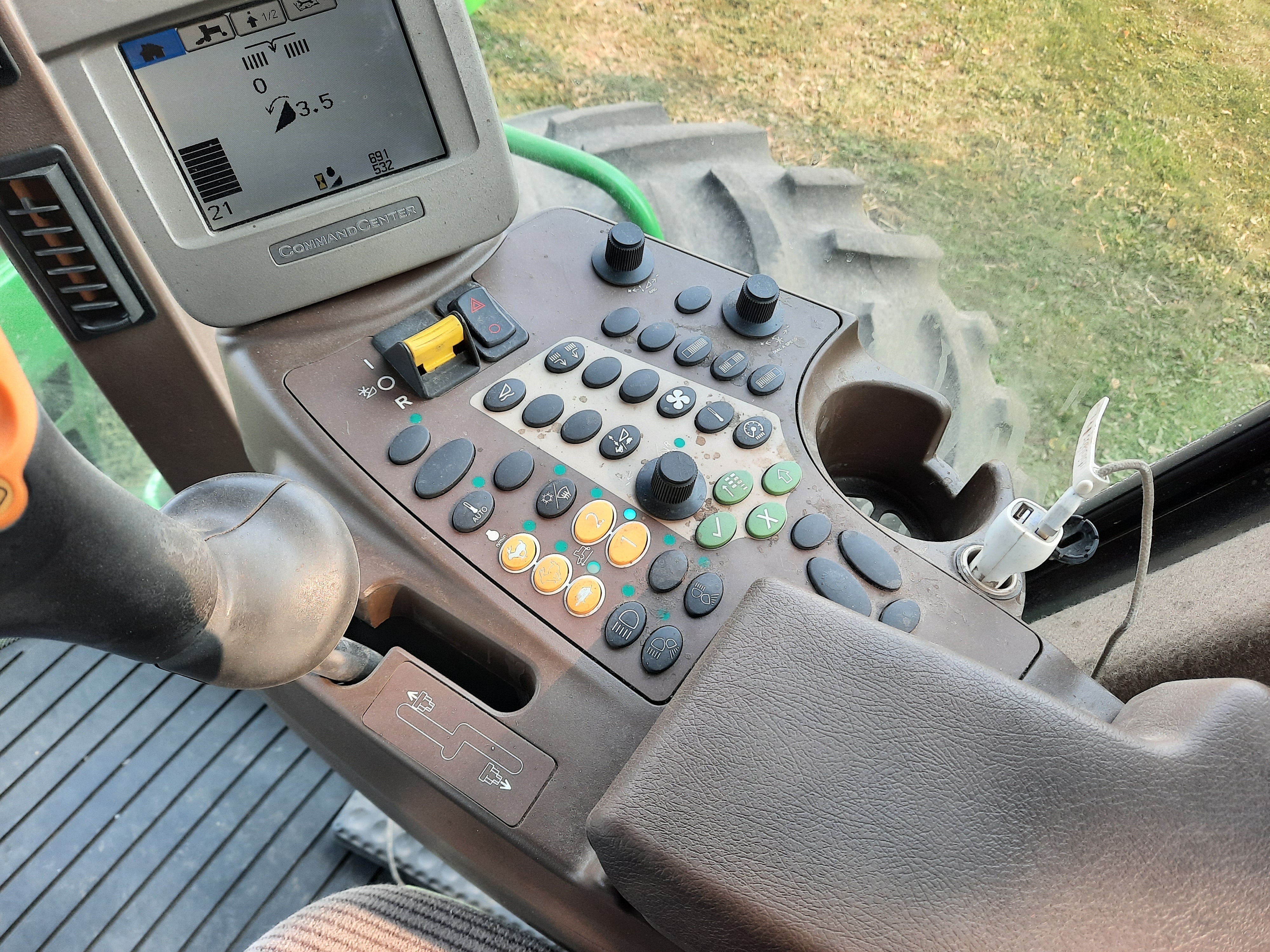 2011 John Deere D450 Swather