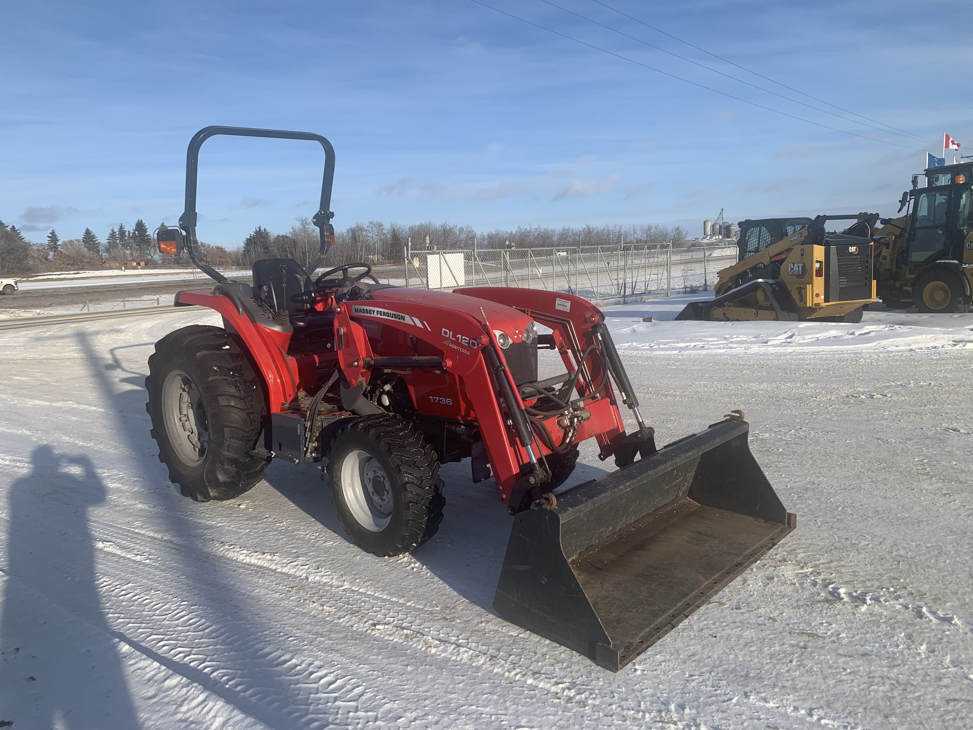 2014 Massey Ferguson 1736HL Tractor Compact