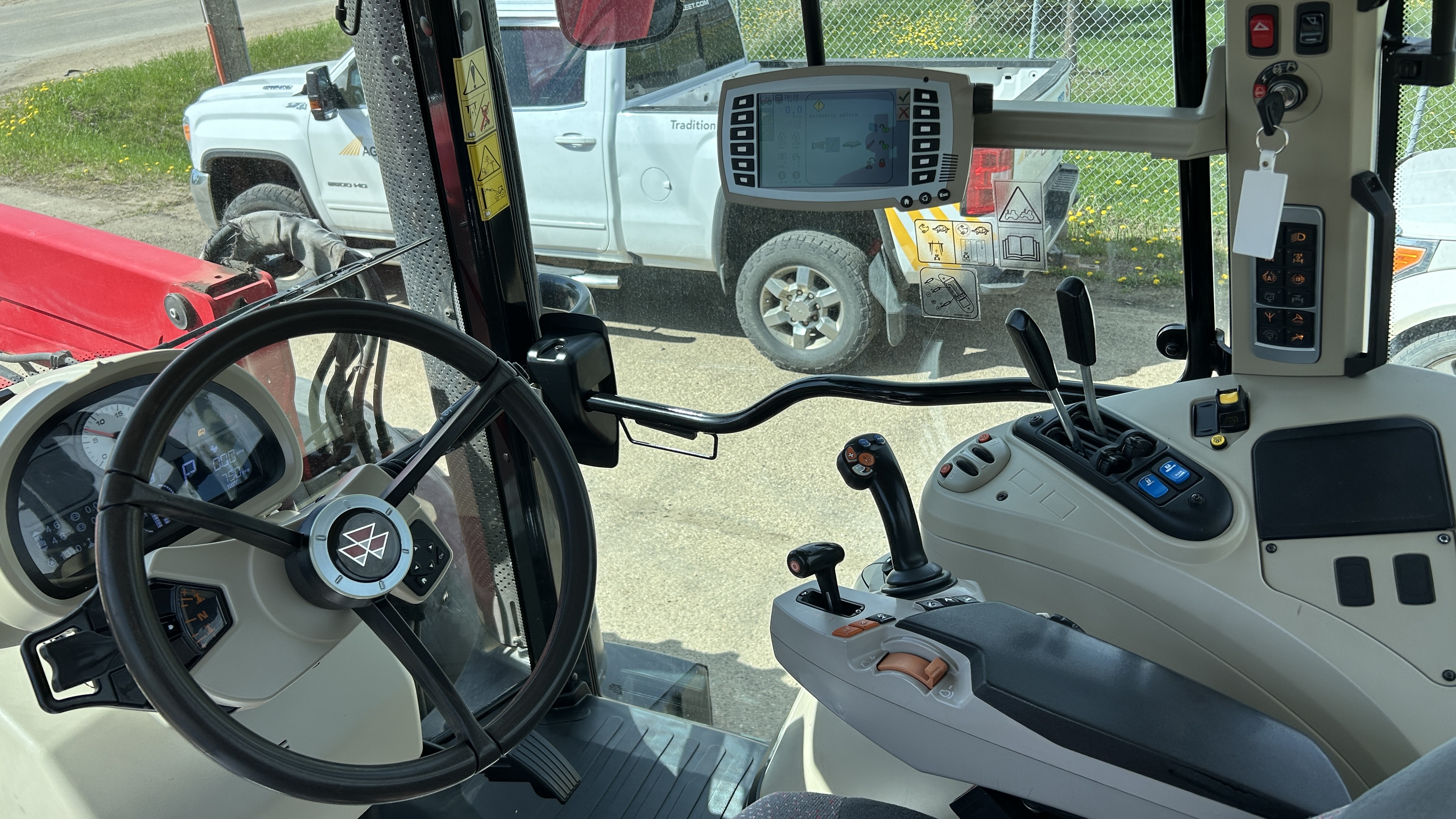 2016 Massey Ferguson 7715 Tractor Loader