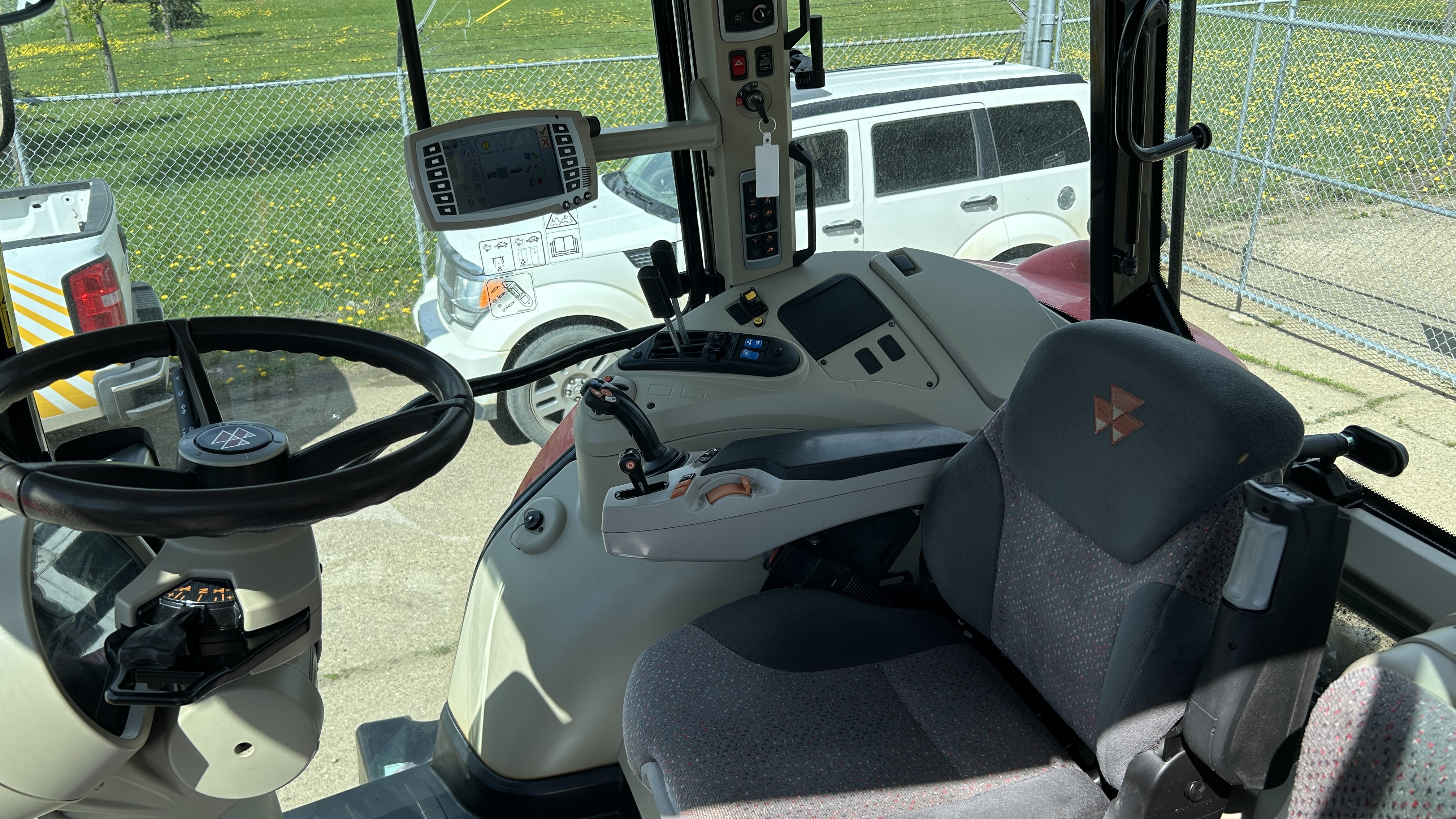 2016 Massey Ferguson 7715 Tractor Loader