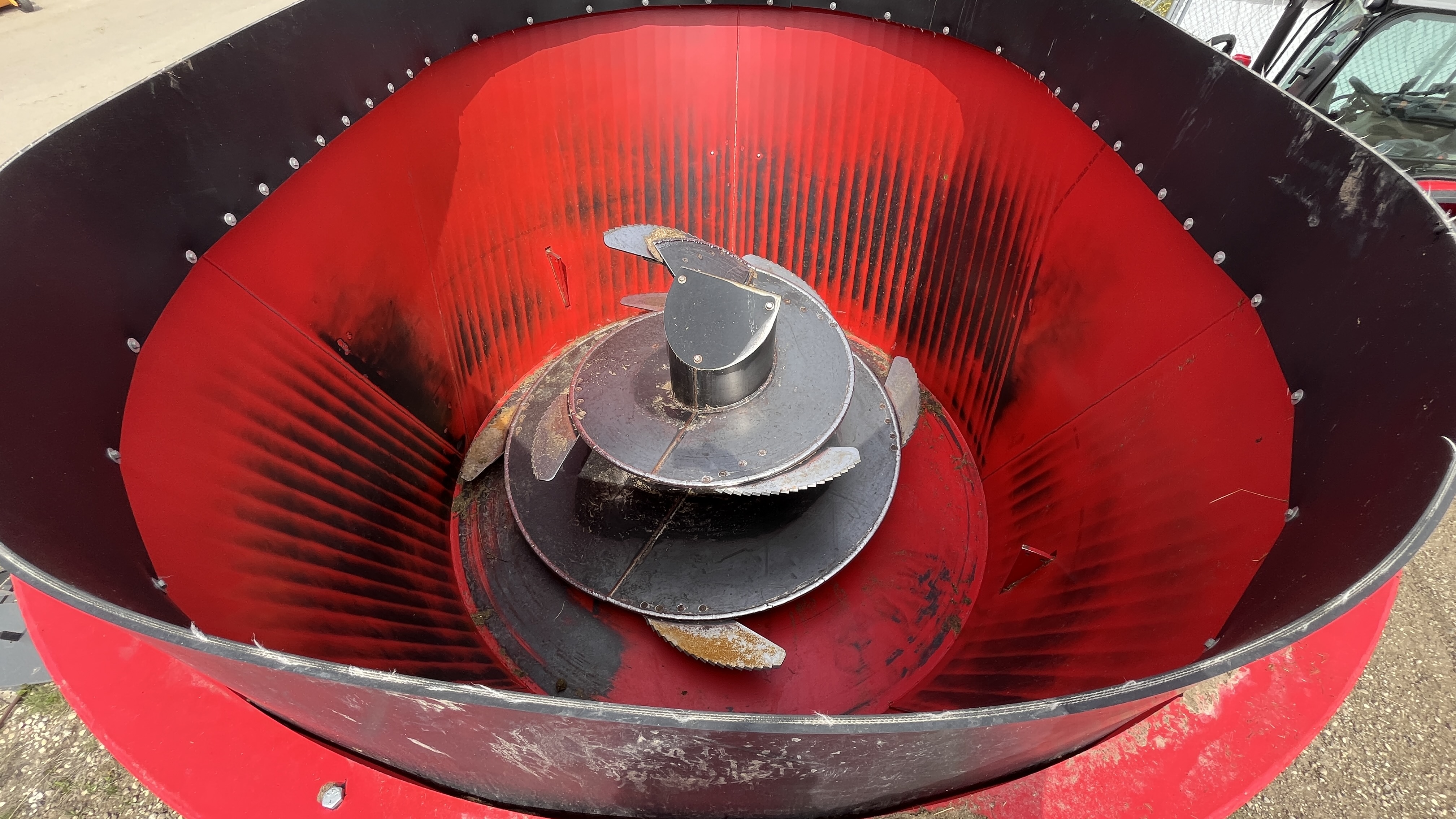 2023 NDE FS550L Vertical Feed Mixer