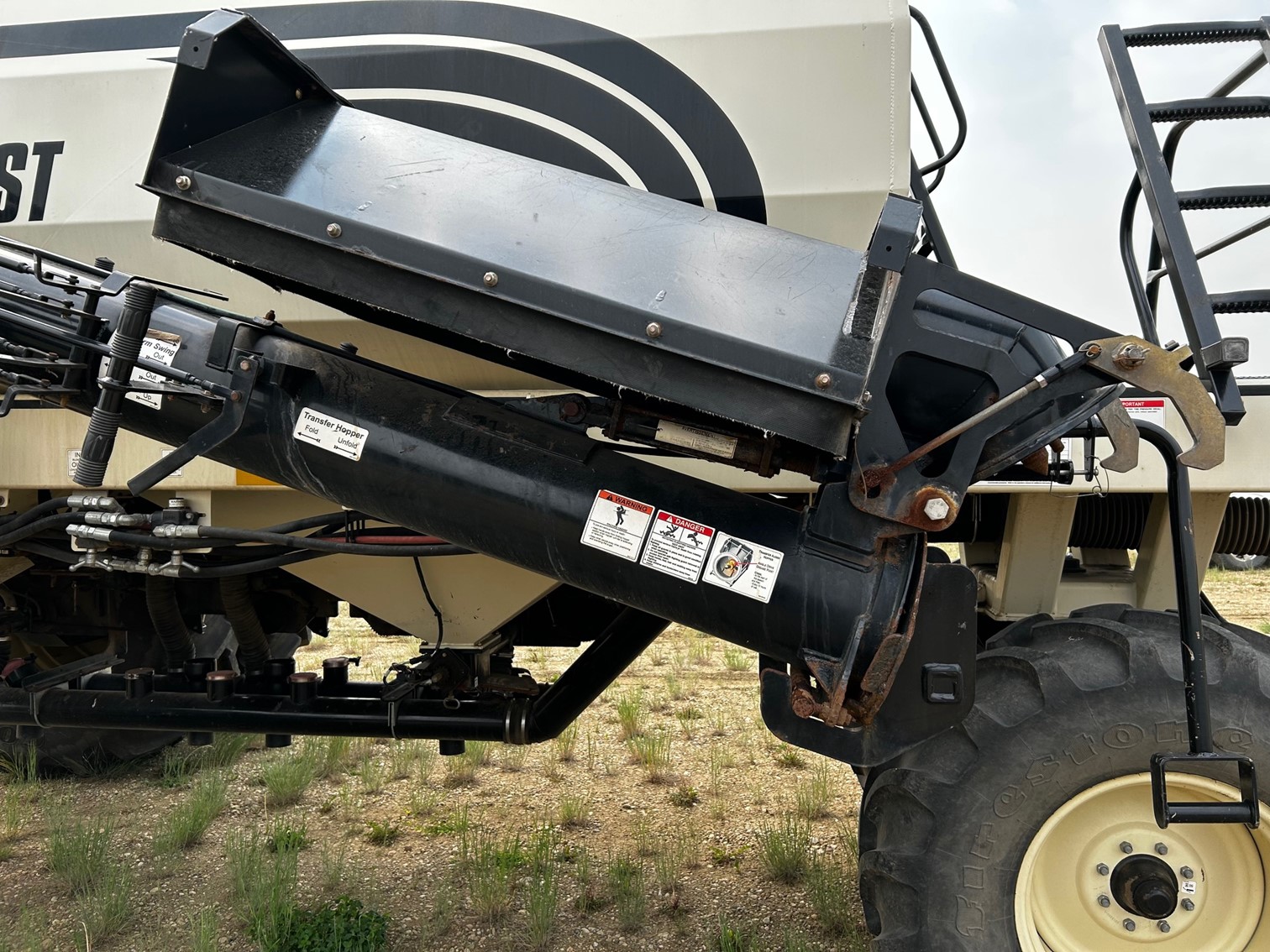 2013 Bourgault 6550ST Air Tank/Cart