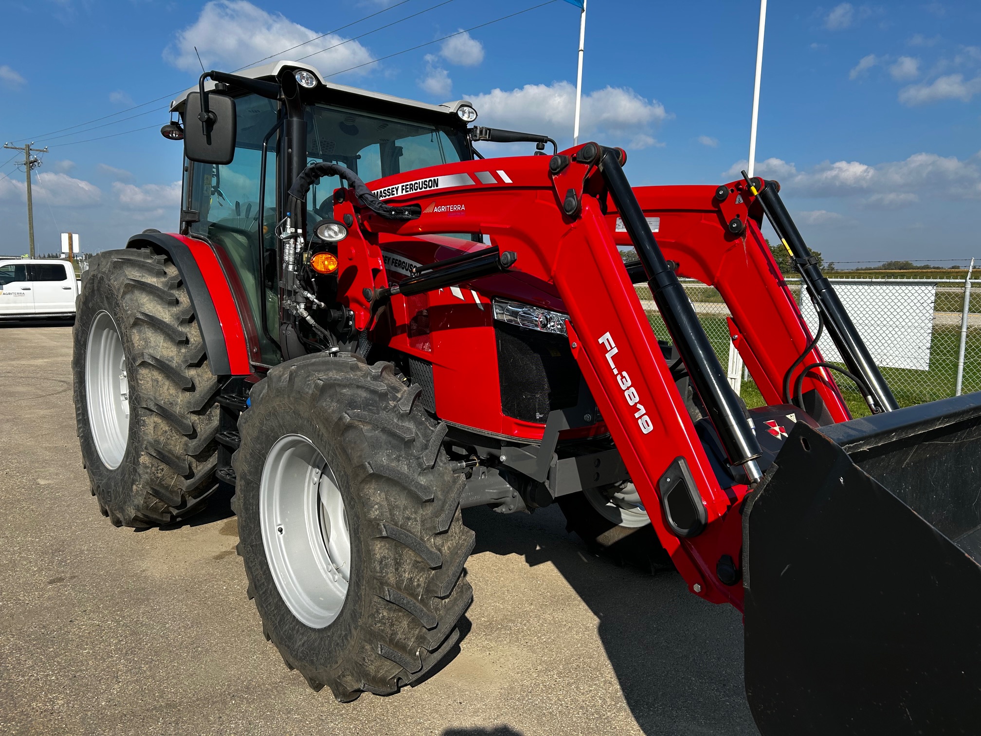 2022 Massey Ferguson 6713 Tractor