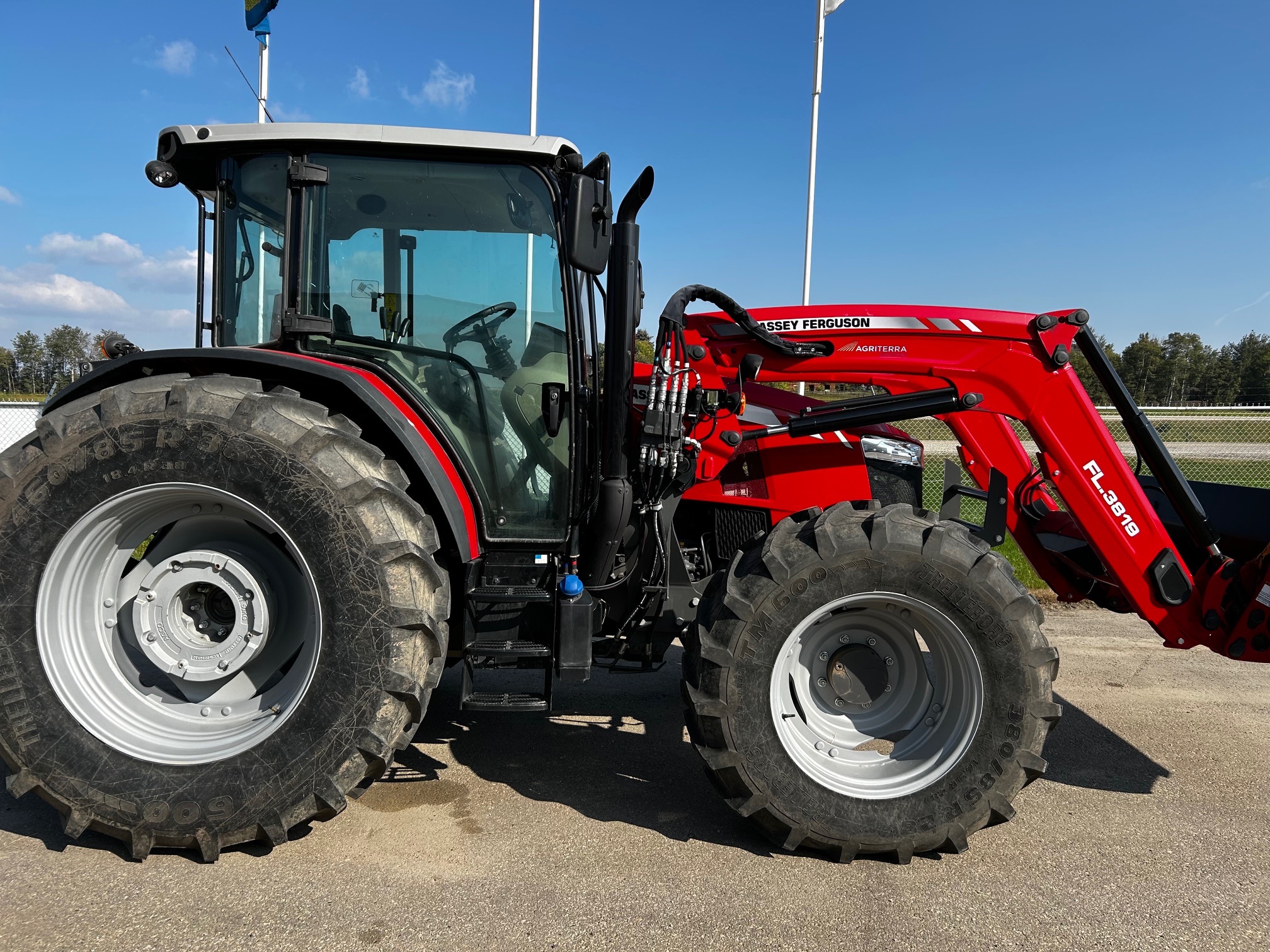 2022 Massey Ferguson 6713 Tractor