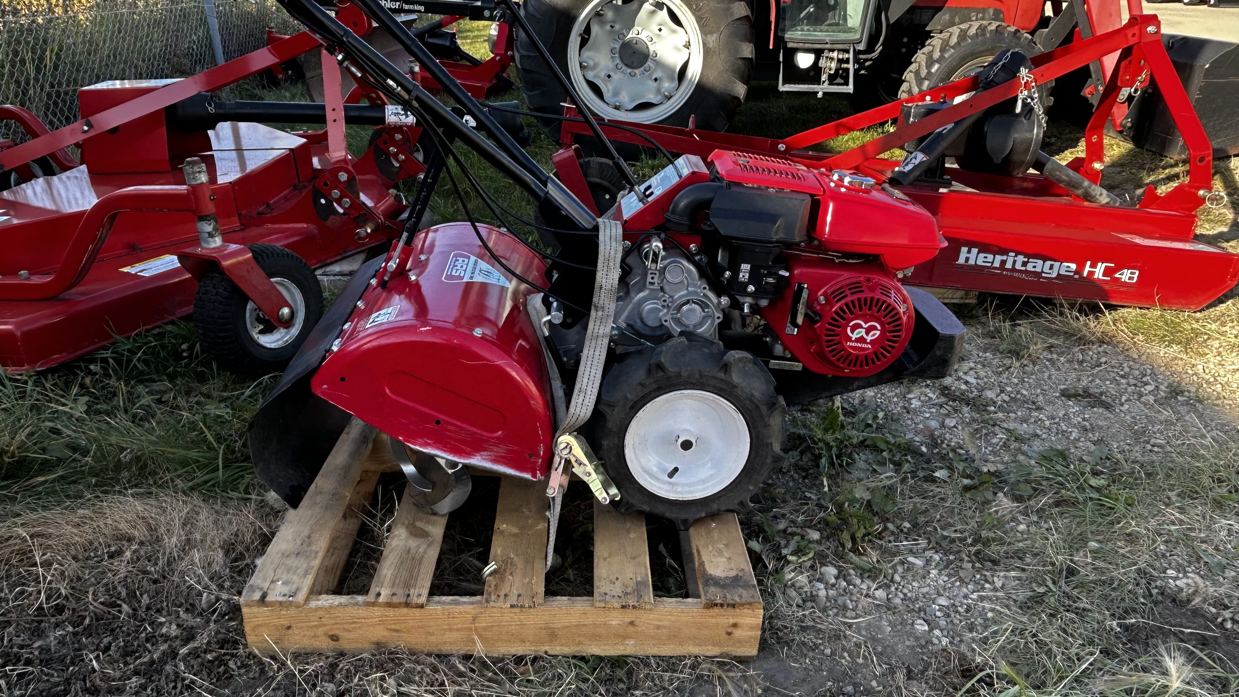 2009 Massey Ferguson GC2400L Tractor Compact