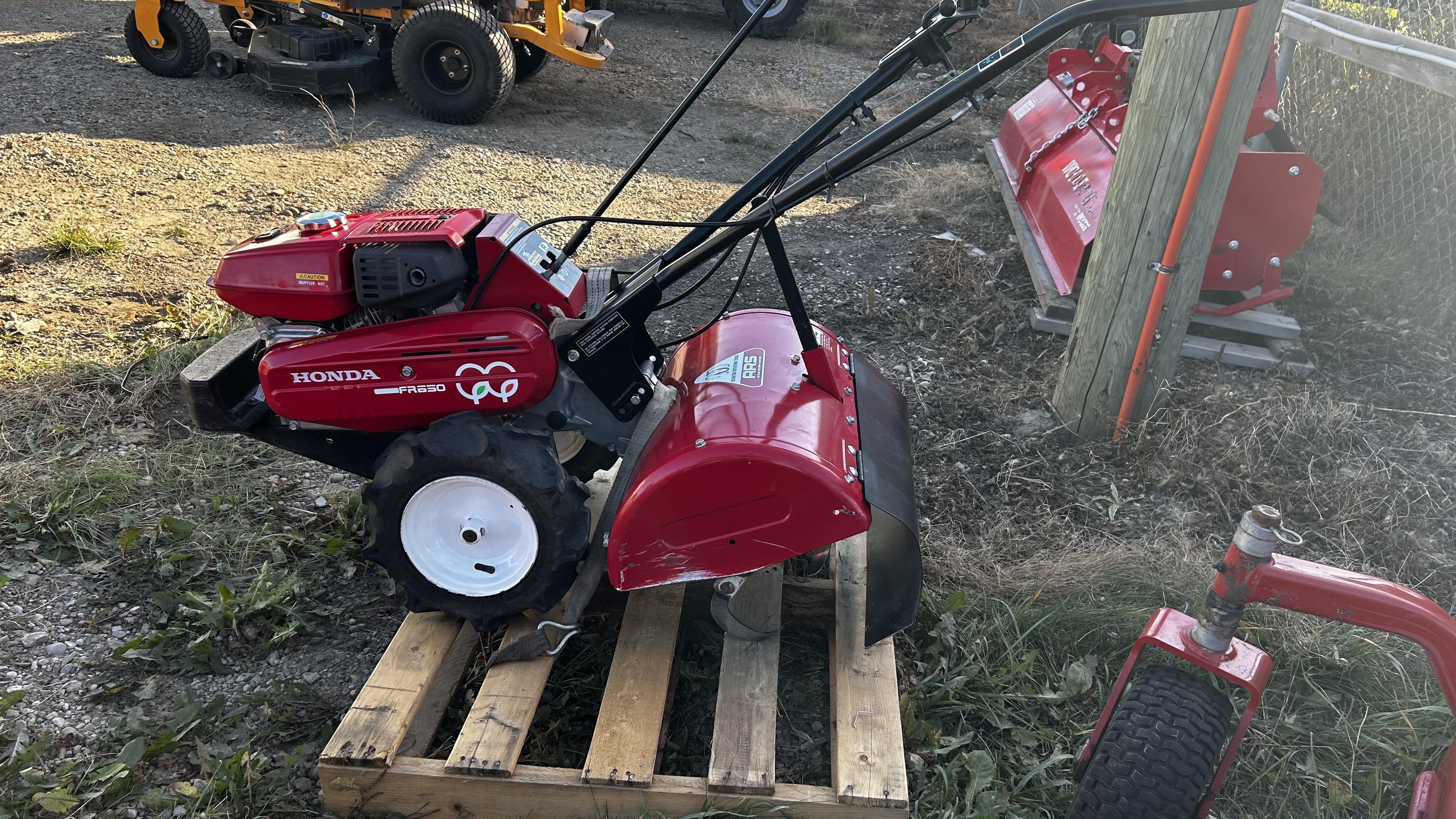 2009 Massey Ferguson GC2400L Tractor Compact