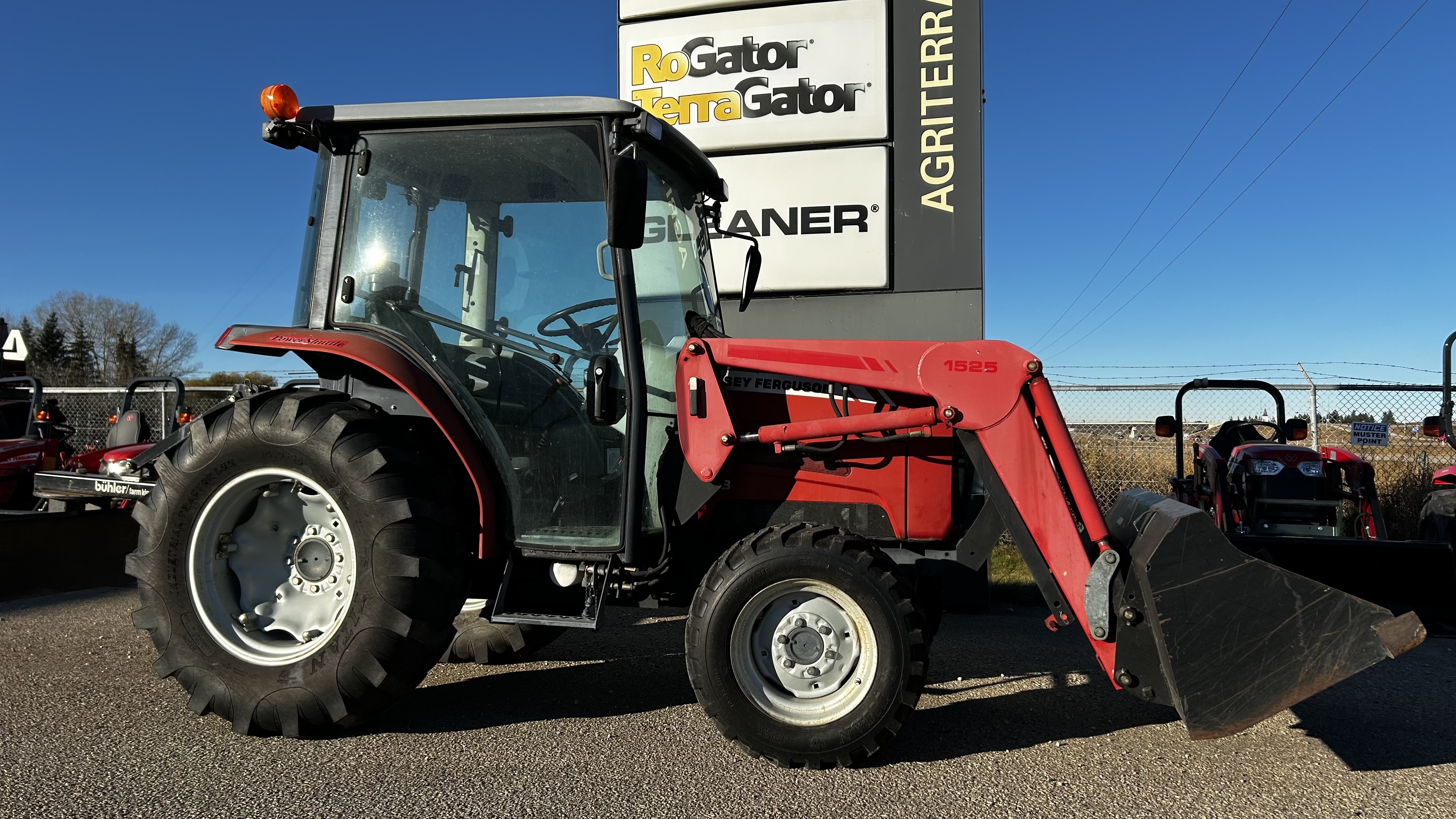 2012 Massey Ferguson 1533L Tractor