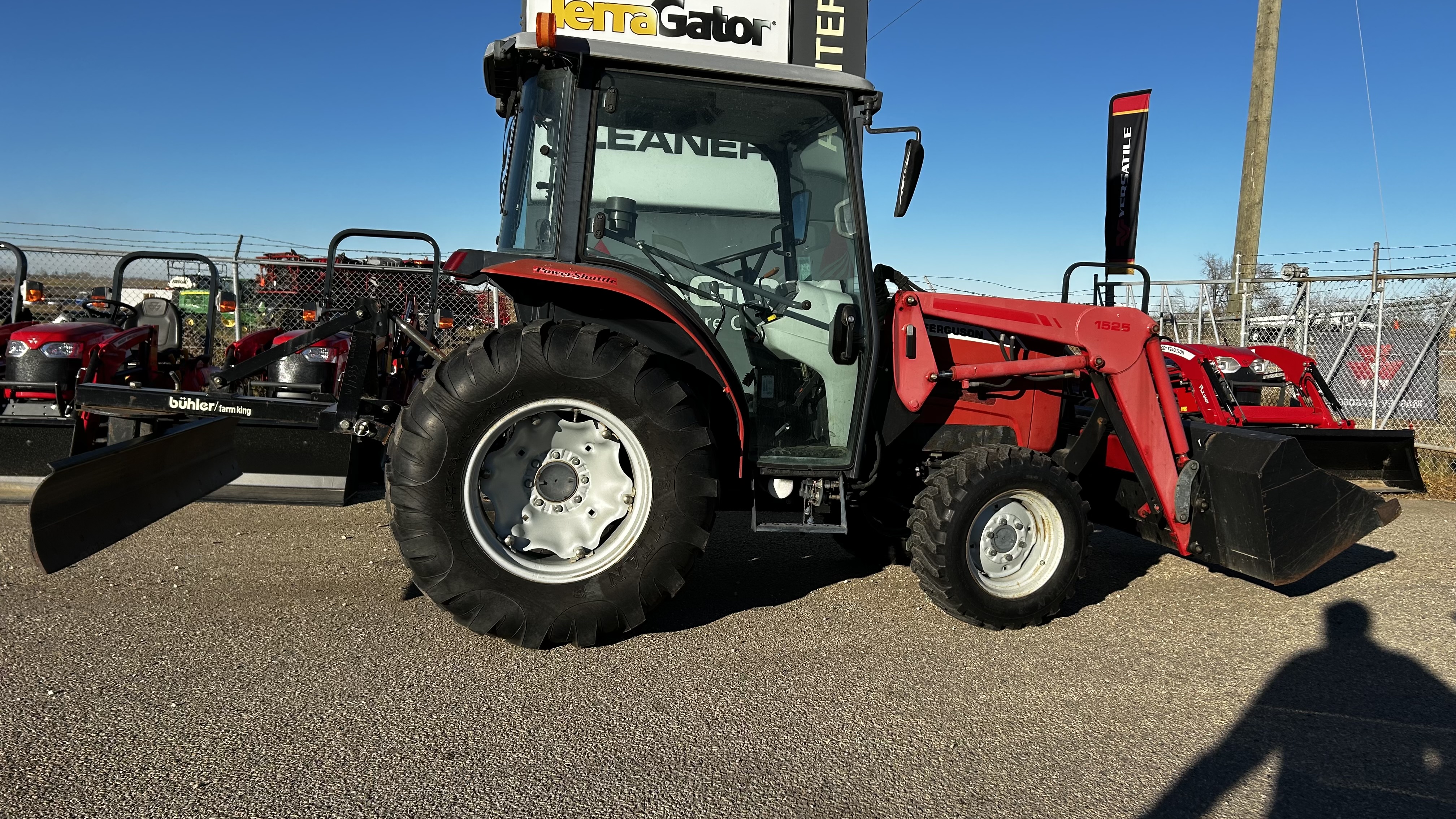 2012 Massey Ferguson 1533L Tractor