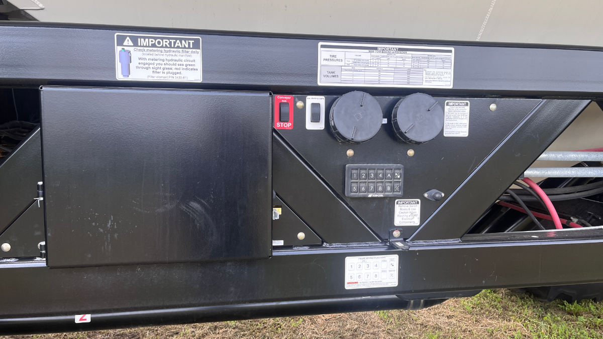 2022 Bourgault 9950 Air Tank/Cart