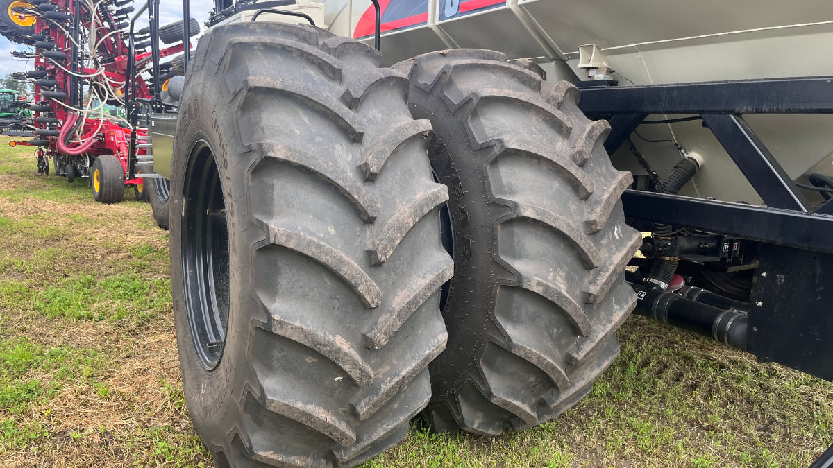 2022 Bourgault 9950 Air Tank/Cart